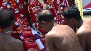 Raktha Chamundi Theyyam at Vellur Sree Kozhunthumpadi Temple [upl. by Anaihr586]