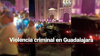 ATAQUE CRIMINAL EN GUADALAJARA  Roba camioneta invade vía peatonal y lesiona a 12 personas [upl. by Fanya]