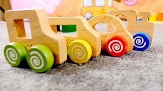 Kinderfilm  Unser Spielzeug aus Holz  Wir lernen die Farben [upl. by Bourn]