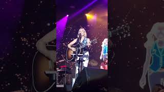 Leaving Las Vegas en vivo  Sheryl Crow  ALMA Festival Barcelona 2024 ALMAFestival sherylcrow [upl. by Zerimar]