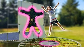 Wir springen durch UNMÖGLICHE FORMEN Trampolin Challenge [upl. by Trinity]