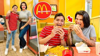 CENAMOS JUNTOS con RENE VALDIVIESO en MACDONALD SAN SALVADOR 🍔 [upl. by Langham]