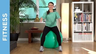 Rückentraining mit dem Gymnastikball Anfänger  Rückenschmerzen vorbeugen  Fit mit Anna  HD [upl. by Dranal]