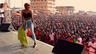 Nandy Atengeneza Historia Mbagala Halopesa Perfomance [upl. by Philly]