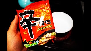 Nongshim Shin Ramyun Instant Noodle REVIEW  SPICY Gourmet Taste [upl. by June911]