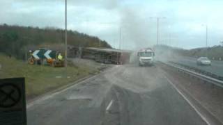 Lorry crash Charleston Flyover Aberdeen Lorry overturns [upl. by Eilagam]