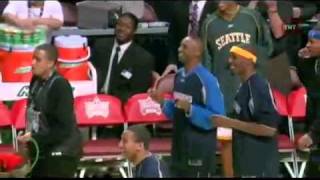 Nate Robinson Dunks over Spud Webb 2006 Slam Dunk Contest [upl. by Johnathon]