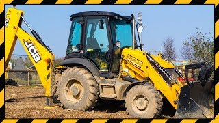 Diggerland UK JCB Dancing Digger Stunt Team  Shaftesbury Show [upl. by Philemol]