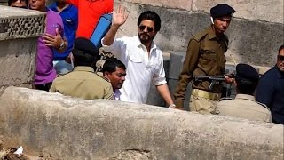 Shahrukh Khan Raees Movie shoot in Ahmedabad [upl. by Lemmuela184]