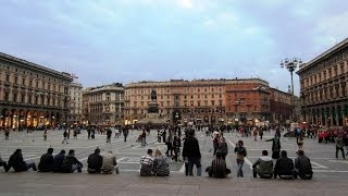 Piazza del Duomo  Milano Italia [upl. by Anorahs]