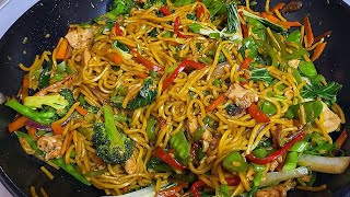 Chicken Lo Mein quick easy and delicious [upl. by Modesta]