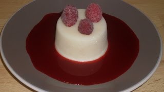 Comment faire une panna cotta à la vanille et son coulis framboise [upl. by Ttenyl]