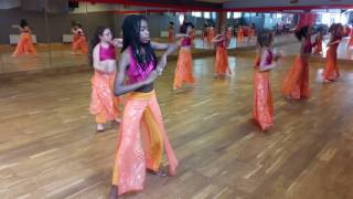 Danse indienne  Bharati  Bole chudiyan [upl. by Radmilla]