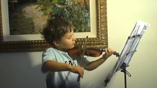 Niño de 3 años tocando el violín [upl. by Natsirhc]