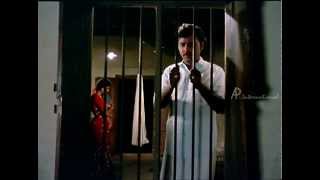 Mundhanai Mudichu Movie Emotional Scene  Urvashi feeds the baby  Bhagyaraj  Poornima [upl. by Capone]