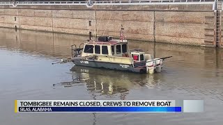 Tombigbee River remains closed near Coffeeville as crews prepare to remove sunken boat [upl. by Llewej]