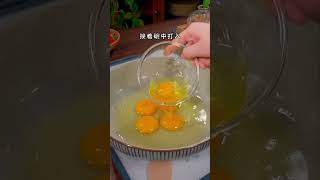 把菠菜倒进鸡蛋里蒸一蒸，出锅就是一道鲜香滑嫩的美食，这样做的菠菜蒸蛋尤其适合夏天食用 菠菜蒸蛋  菠菜新吃法 美食教程 [upl. by Queridas650]