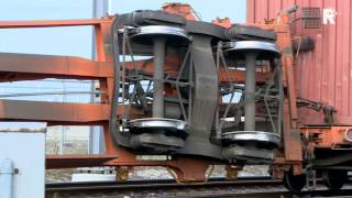 Wagons ontsporen op spoor Maasvlakte [upl. by Matuag]