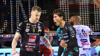 Ran Takahashi vs Ivan Zaytsev  Padova beat Volleyball Team Lube [upl. by Nneb]