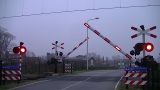 Spoorwegovergang Barneveld Noord  Dutch railroad crossing [upl. by Yrian]