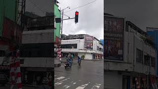 Berhenti di Lampu Merah 🚦 kota aruslalulintas ambon pagi suasanakota [upl. by Raimund]