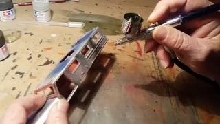 Airbrush modelbouw deel 2 Verf mengen en beginnen met spuiten tips amp tricks for beginners [upl. by Yntruoc]