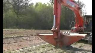 Présentation Extrudeuse de fossés béton sur chantier [upl. by Caines]