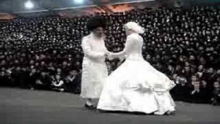 Satmar Rabbi Aron Teitelbaum Mitzva dance [upl. by Aihsat535]