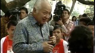 Momen Horor Ketika Soeharto quotMenginterogasiquot Anak SD yg Bertanya [upl. by Center300]