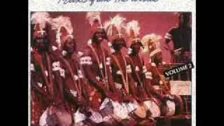 djembe soloLes Percussion De Guinee [upl. by Dralliw]