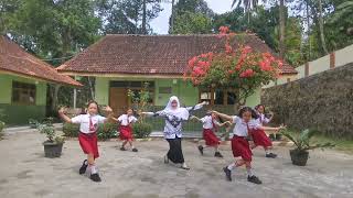 Tari kontemporer taman jurug SDN 1 Ngrogung lombatari sd kontemporer [upl. by Yalahs616]