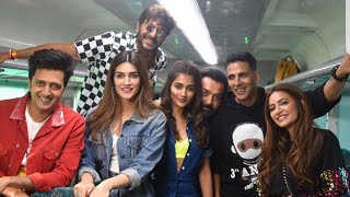 Akshay Kumar Kriti Sanon Bobby Deol Travel to Delhi on Special Housefull 4 Express Train [upl. by Symon]