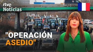 FRANCIA Los AGRICULTORES BLOQUEAN ocho puntos de las AUTOPISTAS que dan ACCESO a PARÍS  RTVE [upl. by Ado480]