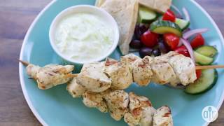 Souvlaki de poulet et sauce tzatziki [upl. by Ardnala784]