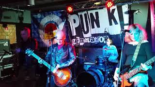 KRYZYS  20171104 live in Gliwice quotŚwięty Szczytquot Punk Generation [upl. by Vanya]