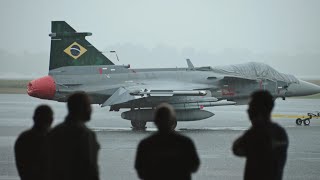 Gripen é testado em alta temperatura e umidade [upl. by Doubler]