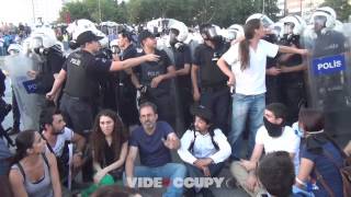 Taksim Meydanında polis müdahalesi  Police intervention at the Taksim Square 22062013 [upl. by Arbrab68]