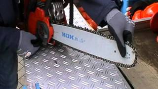 Korrekte Kettenspannung Kettensäge durch Husqvarna Kettenschnellspanner [upl. by Slavic]