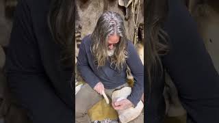 Boars Tusk Dagger stonetools primitiveskills survival bushcraft blades caveman flintknapping [upl. by Aisirtap272]