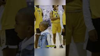 À seulement 5 ans il est devenu le plus petit coach de basketball de lhistoire [upl. by Dnaltiac]