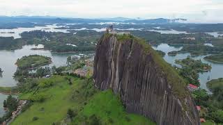 EL PEÑON DE GUATAPE o piedra peñol  COLOMBIA  vista aerea con dron [upl. by Styles488]