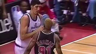 Dennis Rodman FIGHTS Giant 7 7quot Gheorghe Mureșan 1997 [upl. by Myrtice]