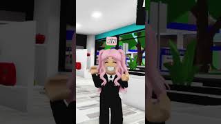 MAMAN A ABANDONNÉ SA FILLE DANS ROBLOX  😥 [upl. by Still59]