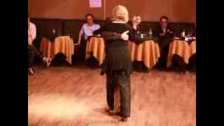 Ana Maria Schapira y Marco Gallizioli bailan quotOigo tu vozquot en la milonga Cachirulo  Buenos Aires [upl. by Jenelle183]