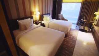 DoubleTree by Hilton Sukhumvit Bangkok hotel  Deluxe Rooms [upl. by Platus]