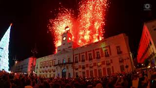 Campanadas y Fuegos Artificiales  Nochevieja 20212022  Puerta del Sol Madrid 4K [upl. by Garges]