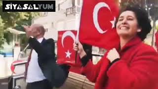 Tunç soyer İzmir sokaklarında Eğlenceli Enerjik bir şekilde Dans ediyor [upl. by Bleier]