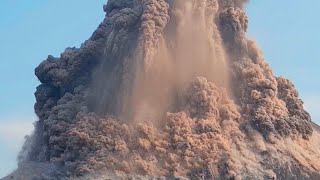 Hell on the Earth A powerful eruption of Mount Etna covered the city in Sicily Italy [upl. by Arihk]