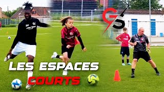 Football  Espaces courts [upl. by Sikram]