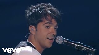 Luis Fonsi  Gritar En Vivo Premios Juventud 2011 en Univision [upl. by Anilev]